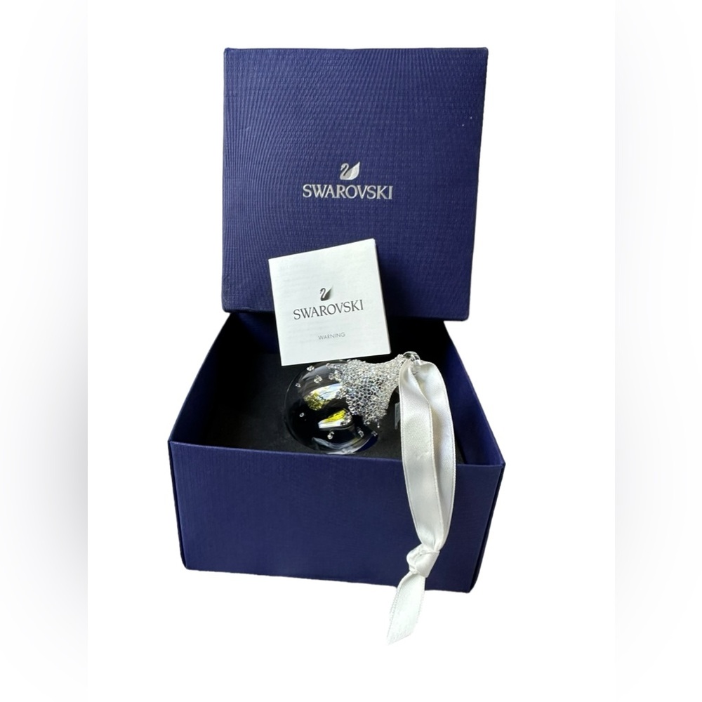 Genuine SWAROVSKI teardrop ornament collectibles art holiday seasonal clear